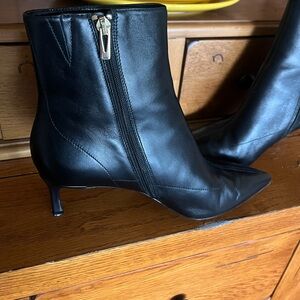 Via Spagi women’s size 6 black leather point toe ankle boot heel, made in Italy
